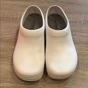 Women’s sketcher flex shoes